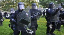 G20 police arresting protesters